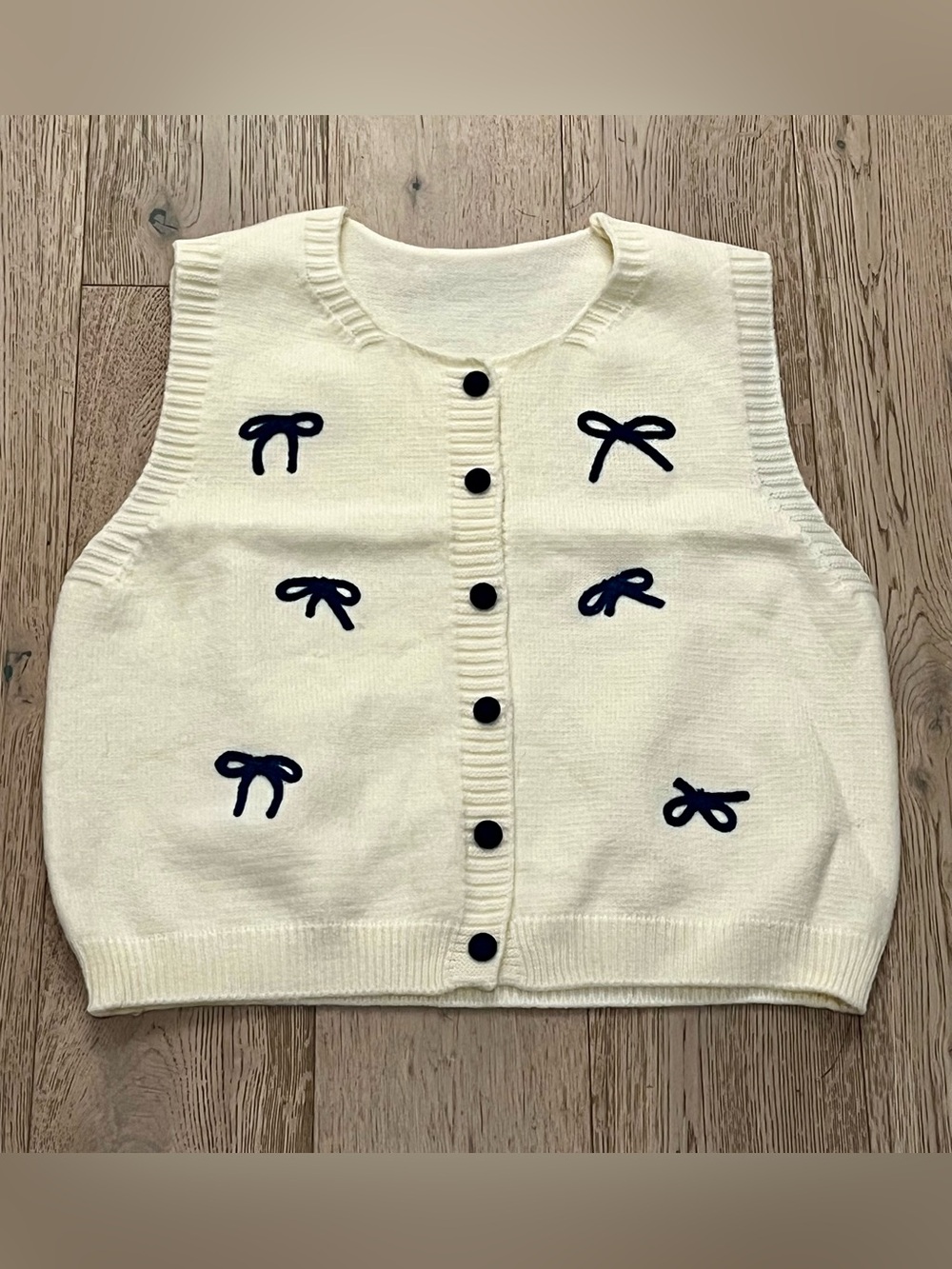 Cream Bow-Embellished Knit Vest *factory sample*
